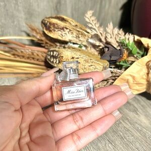 Miss Dior Eau Da Parfum Mini Perfume 5ml-0.17fl.oz